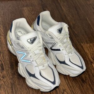 New Balance Sneakers in White and Blue